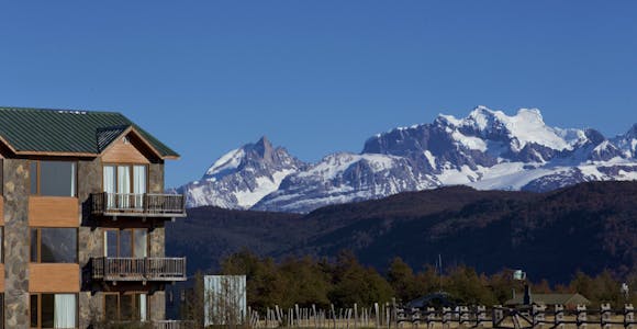 Exterior of Hotel Rio Serrano