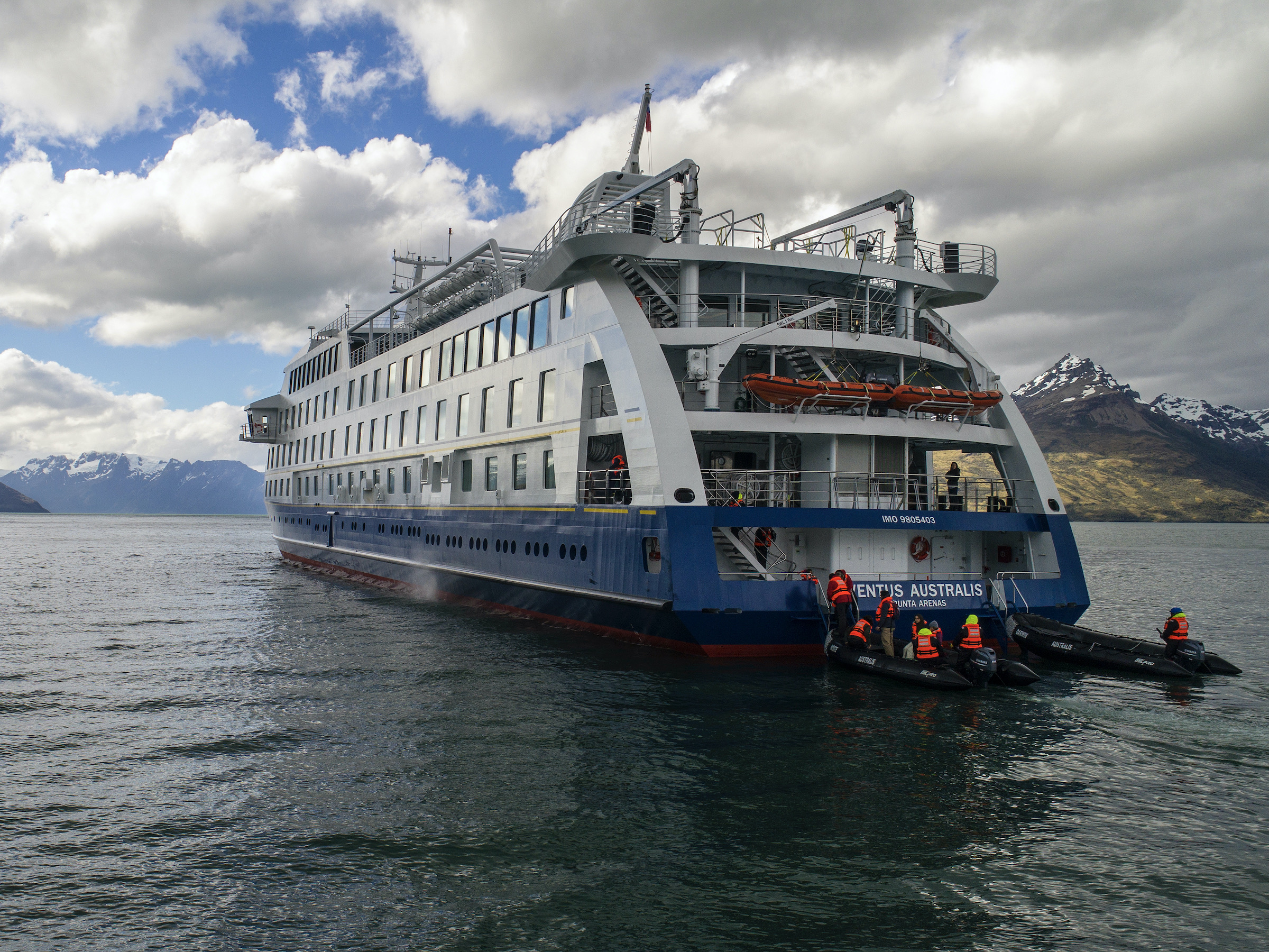 Zodiacs loading from the Ventus Australis cruise ship in Tierra del Fuego