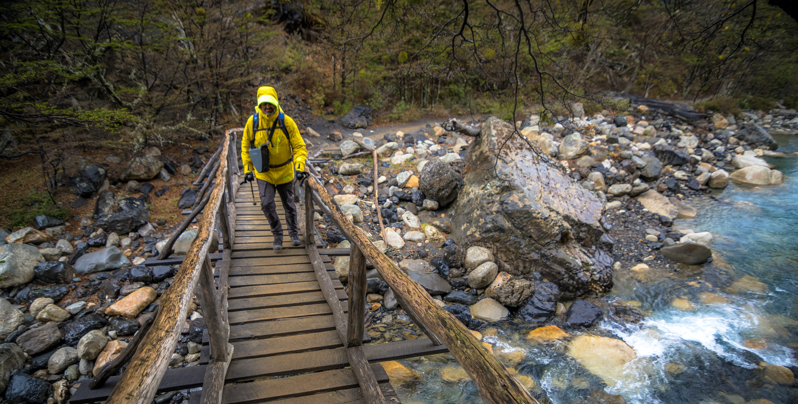 Crossing a bridge in the Pingo Valley