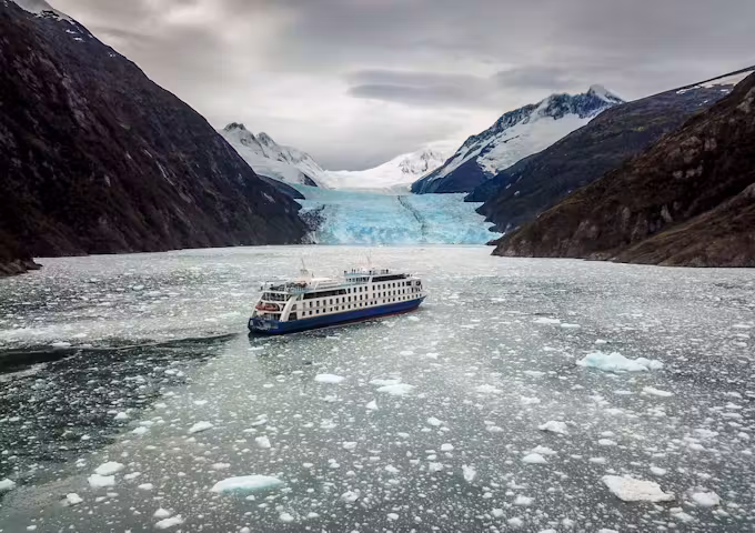 Ventus Australis Patagonian cruise ship, Patagonia