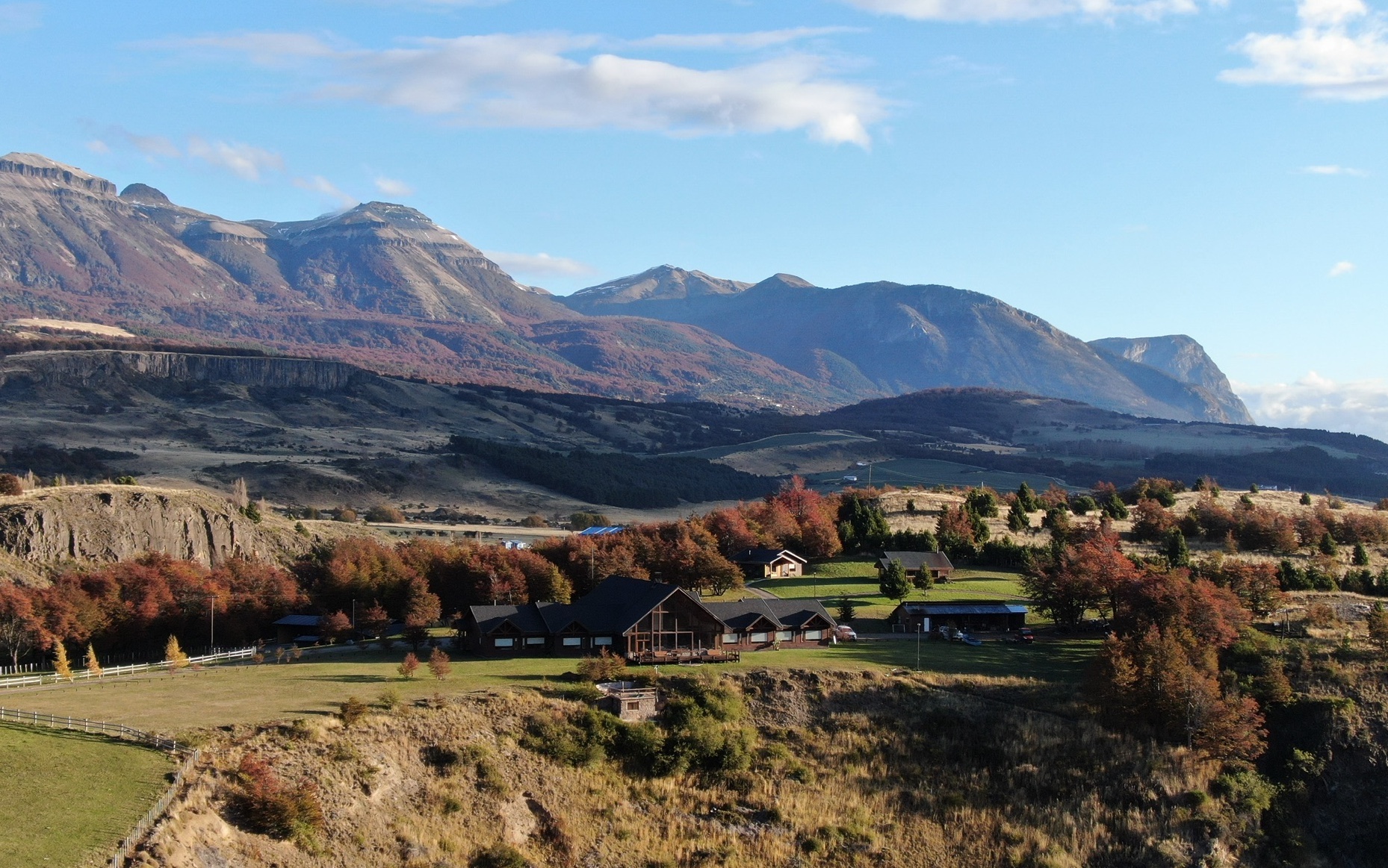 Coyhaique River Lodge - Hotel exterior
