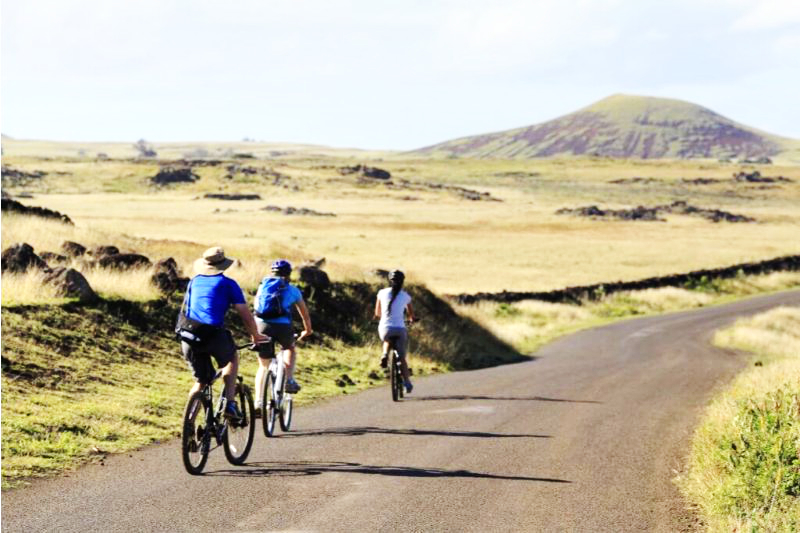 Riding to Navigator's Mountain, Rapa Nui