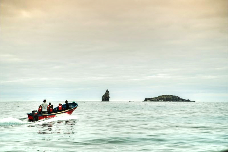 Heading to Bird Islets, Rapa Nui