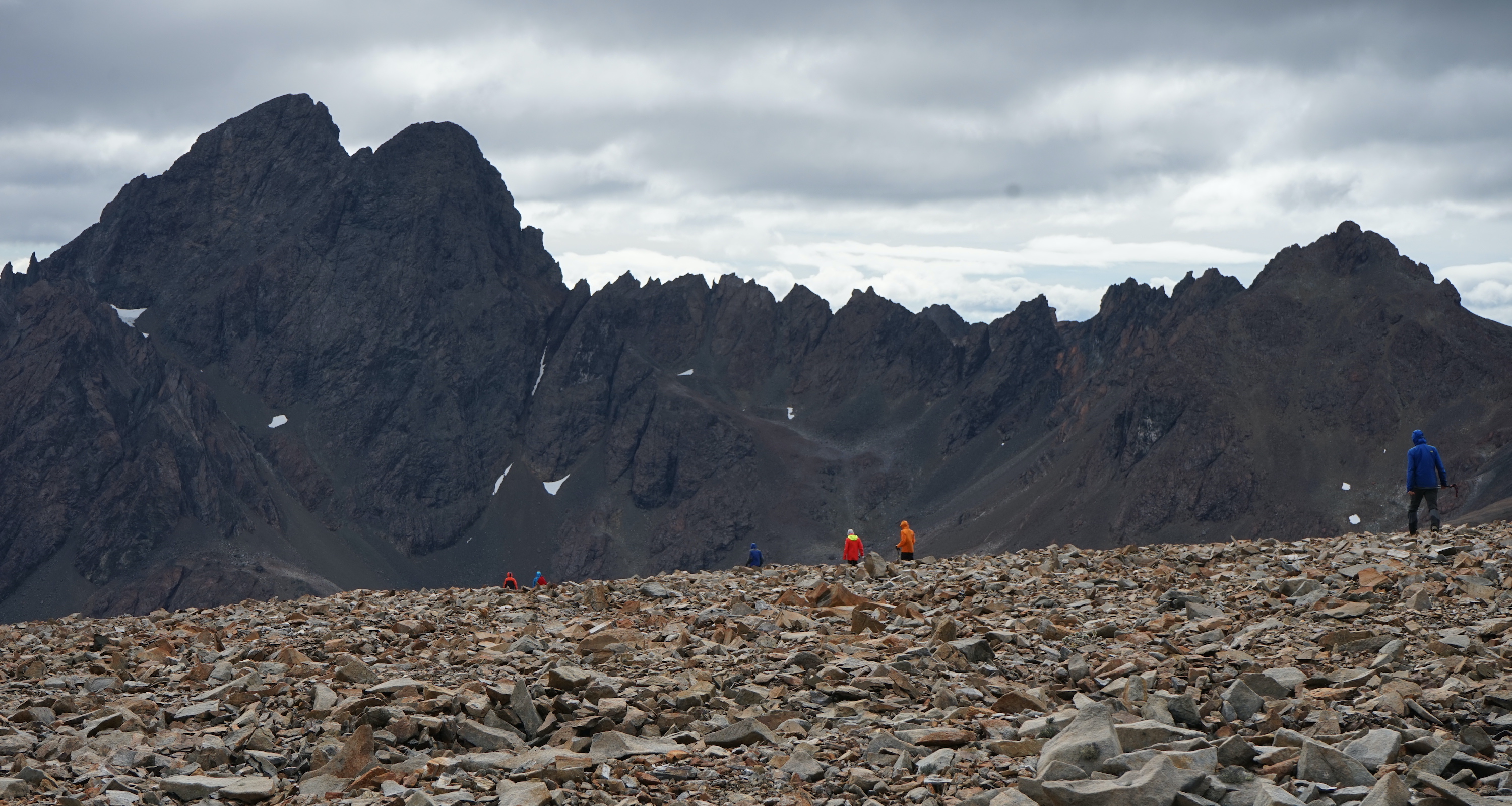 Hiking to the Ventarrón Pass on the Dientes de Navarino trek