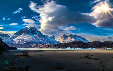 Winter sunshine over Lake Grey, Torres del Paine, Patagonia, Chile