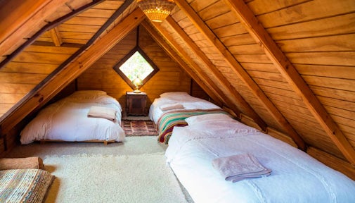 Barraco-Lodge-family-house-attic-room