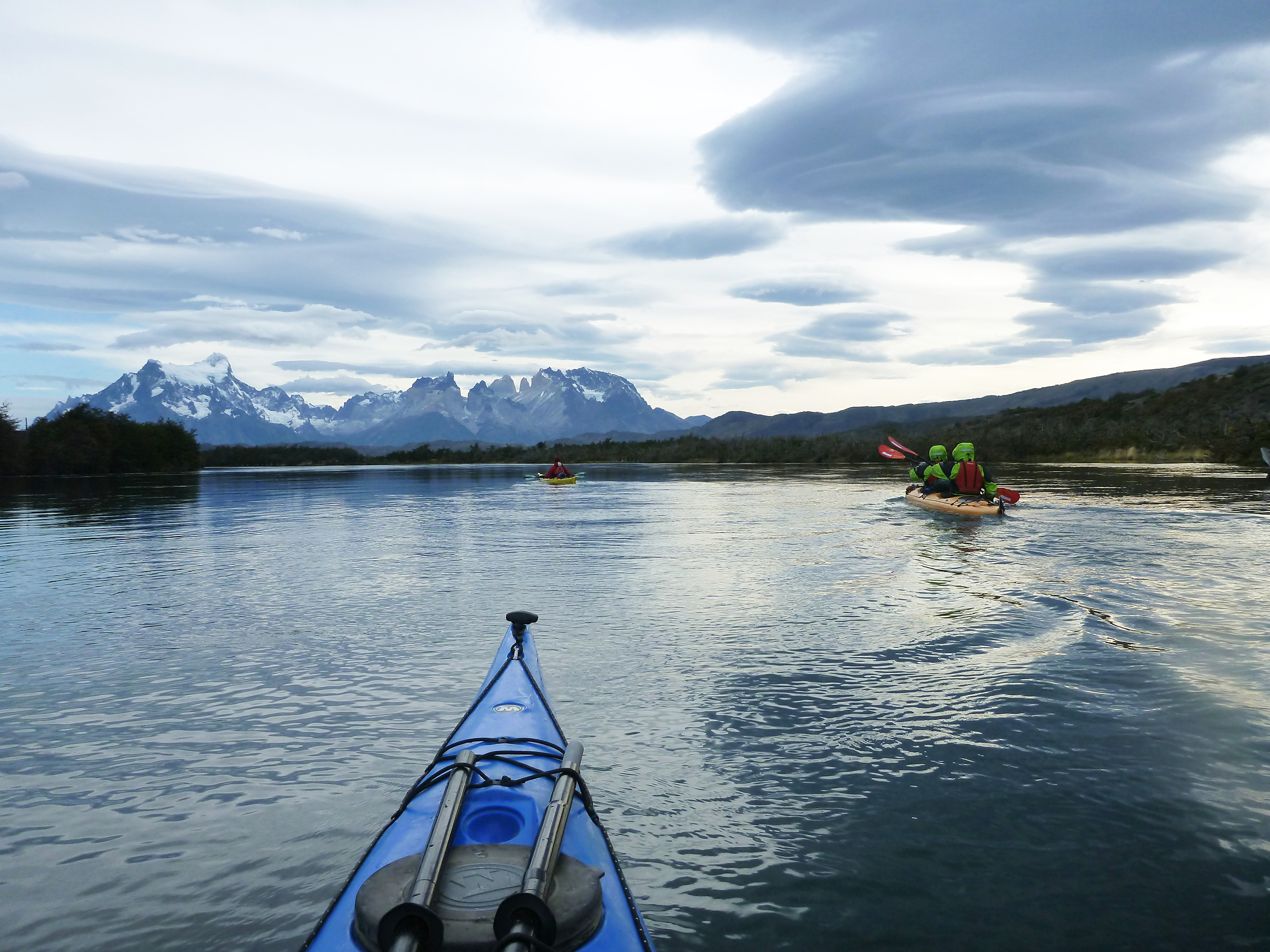 Kayak serrano river paine view