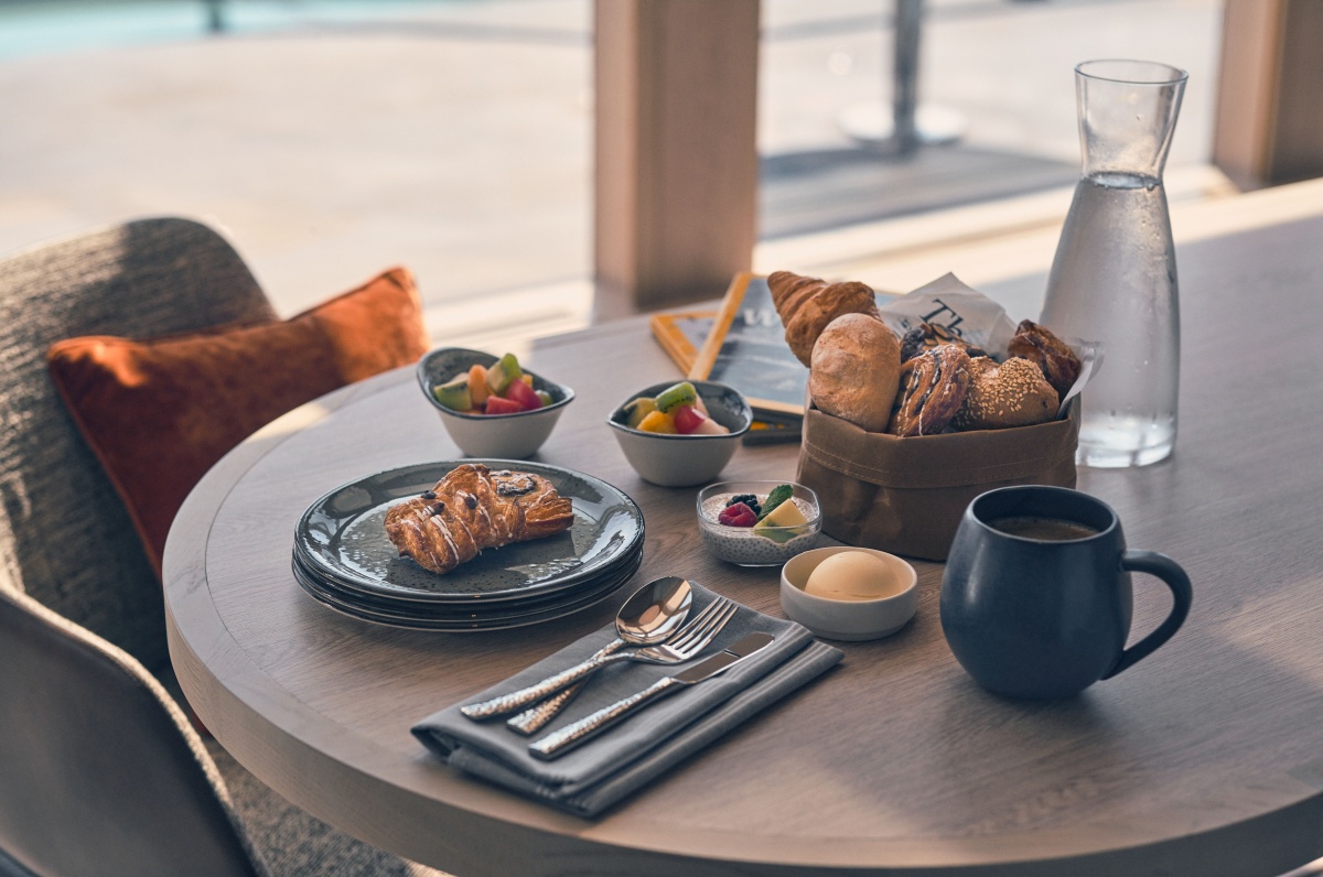 Breakfast, National Geographic Endurance