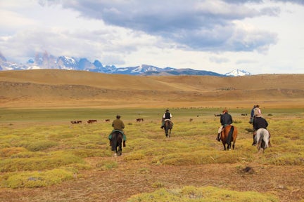Las Chinas horse riding