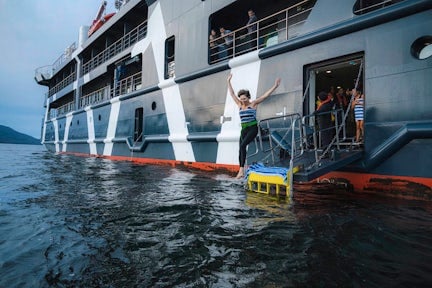 Magellan Explorer, A21 - plunge