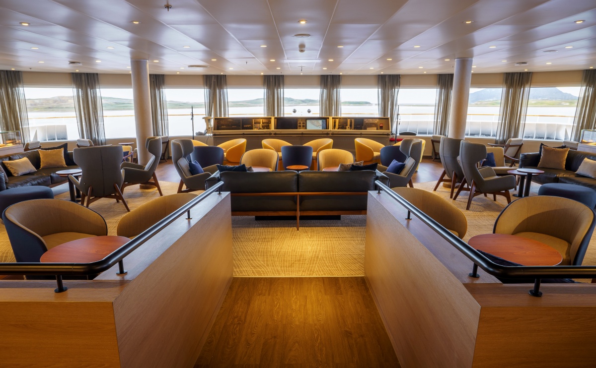 Quark - Ultramarine - Panorama Lounge