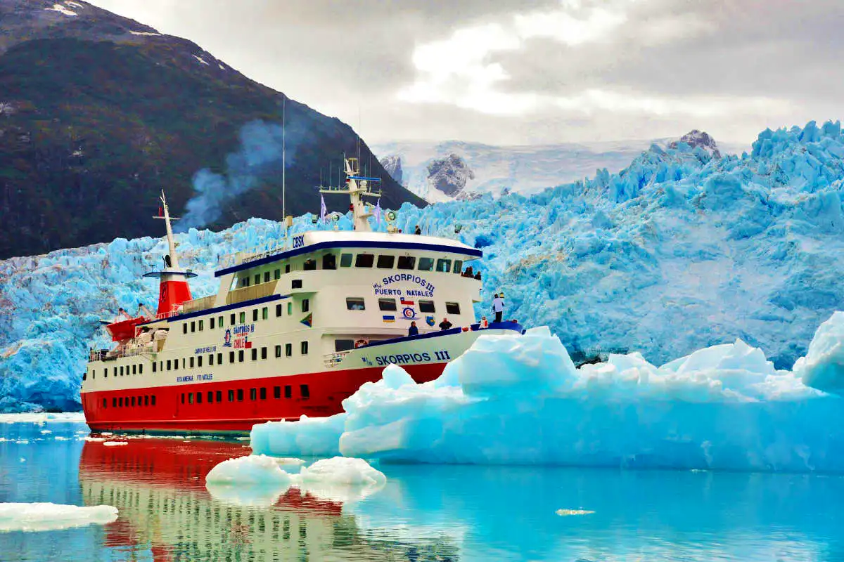 Skorpious Skorpios III | Patagonia Ship & Cabin Guide