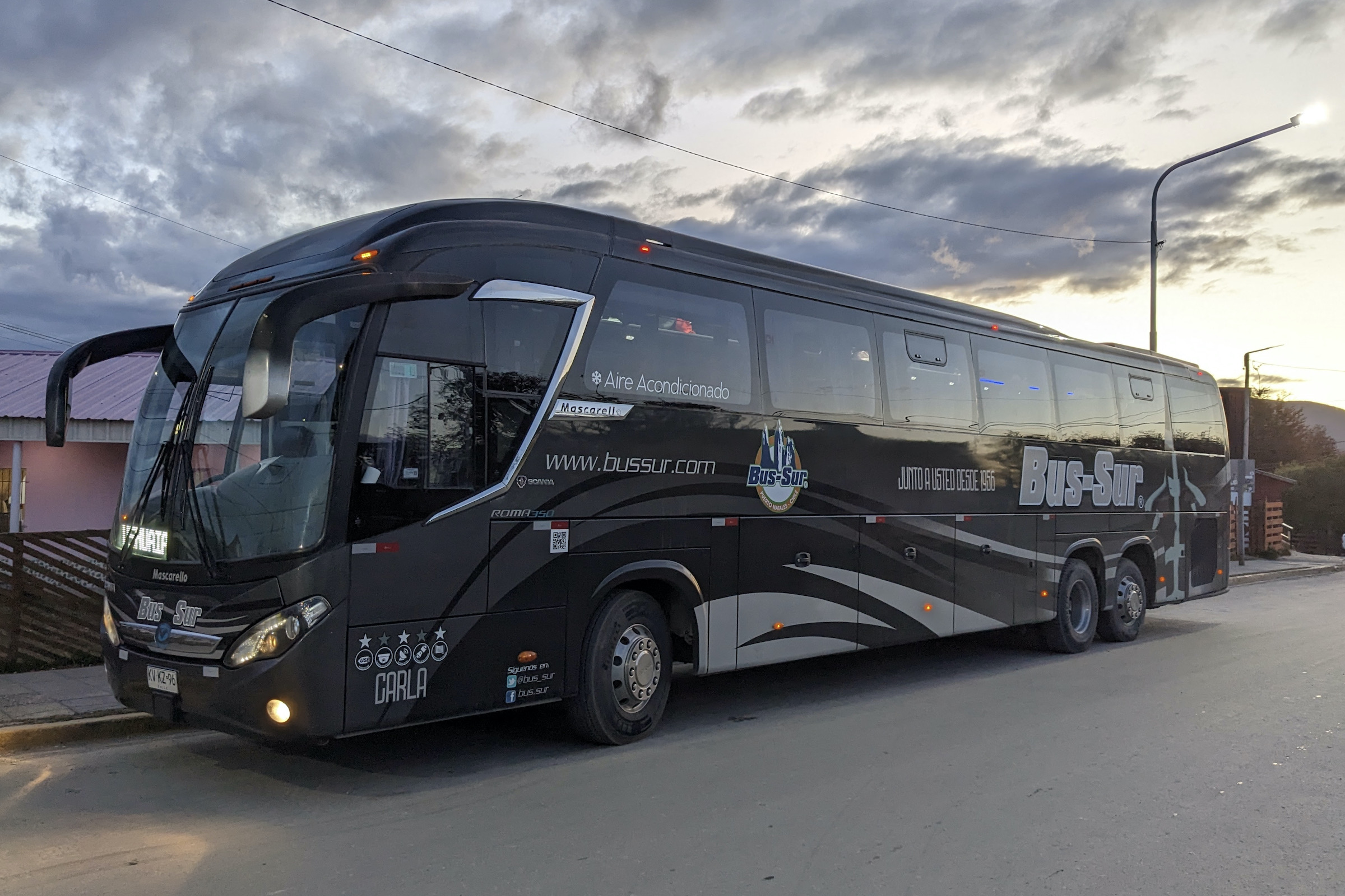 Bus Sur coach between Puntas Arenas and Ushuaia