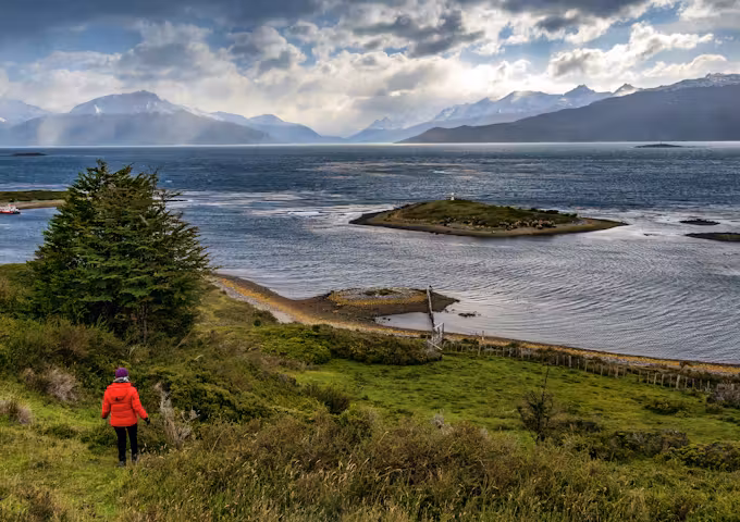 Day hiking on Navarino Island