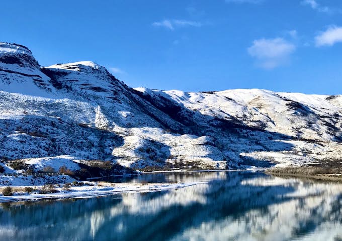 Lake Pehoé in the snow