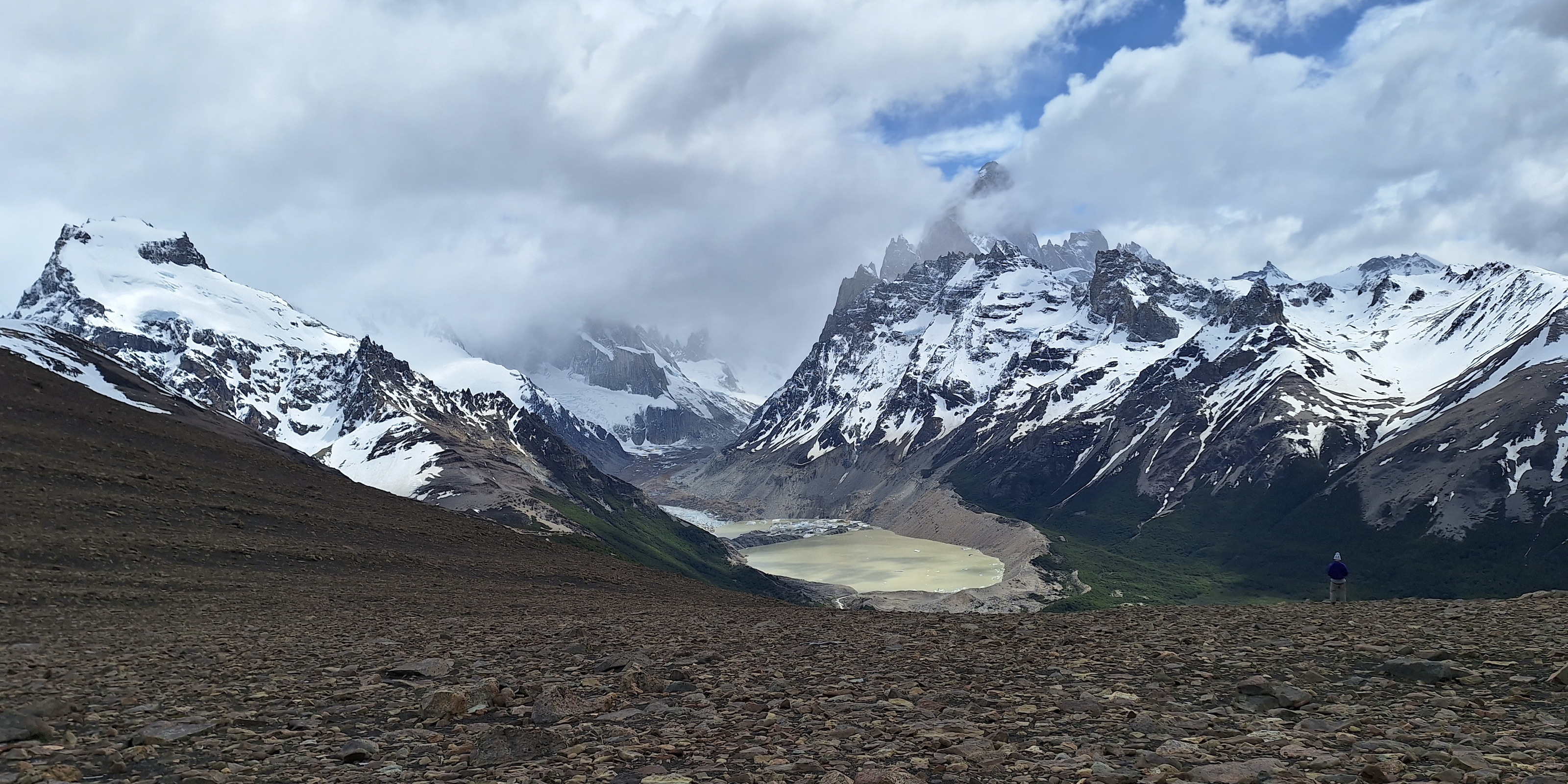 Mountain panorama on the Loma Pliegue Tumbado day hike