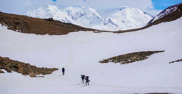 Two hikers on the Huemul Circuit trek in Los Glaciares