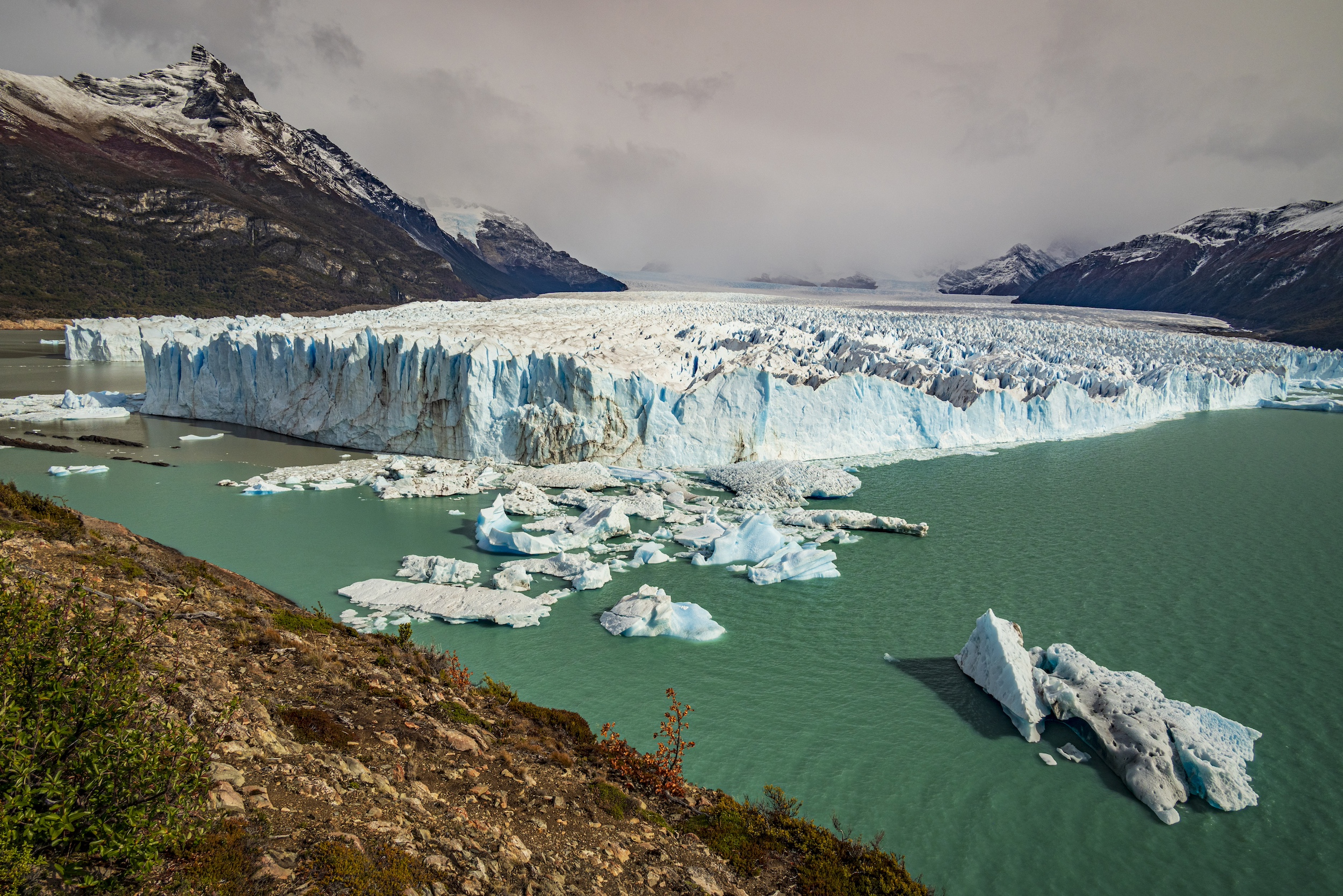 You'll have a full day to get up and close to the breathtaking Perito Moreno Glacier.