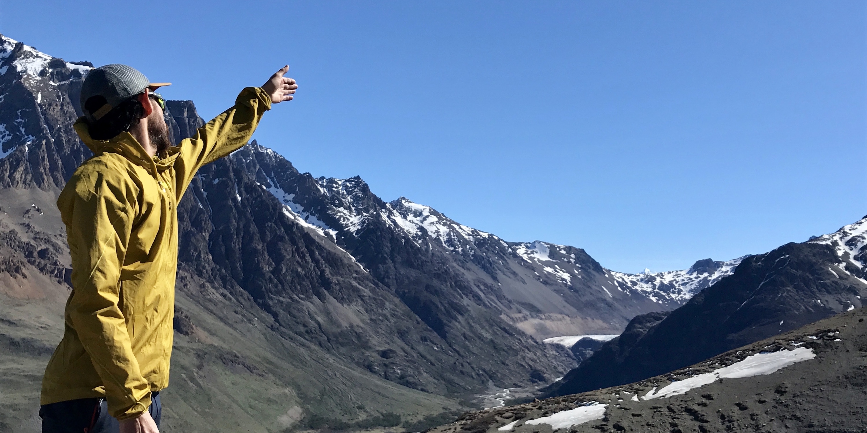 Guides points the way on the Huemul Circuit