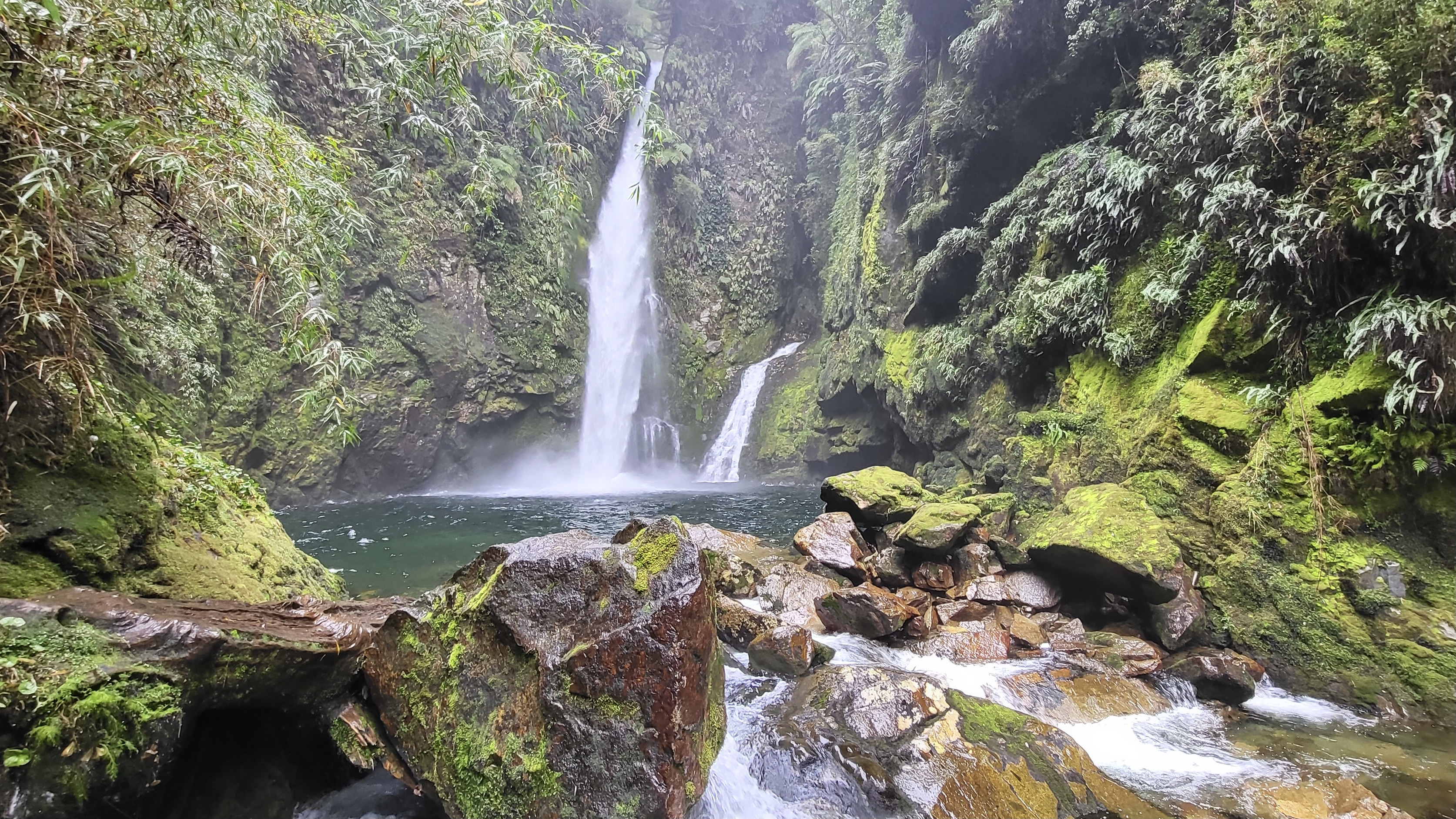 Cascada Escondidas in Pumalín Douglas Tomplins National Park, Chile