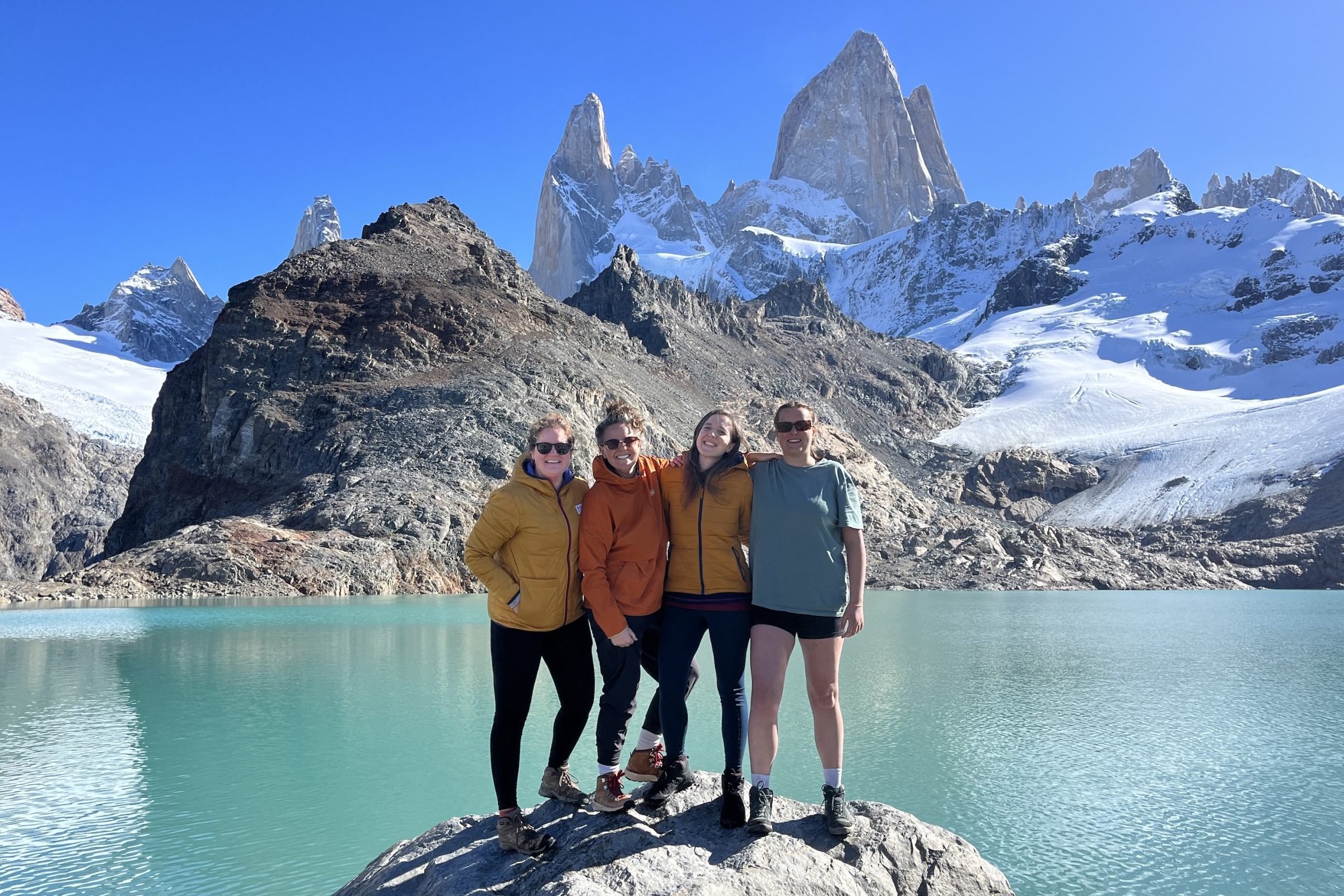 Group of hikers at Laguna de Los Tres in Los Glaciares