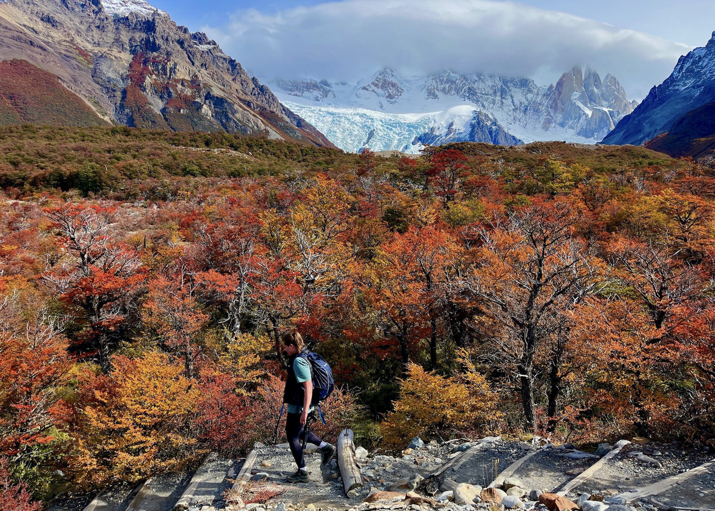 Female hiker on a day hike from El Chaltén in Los Glaciares