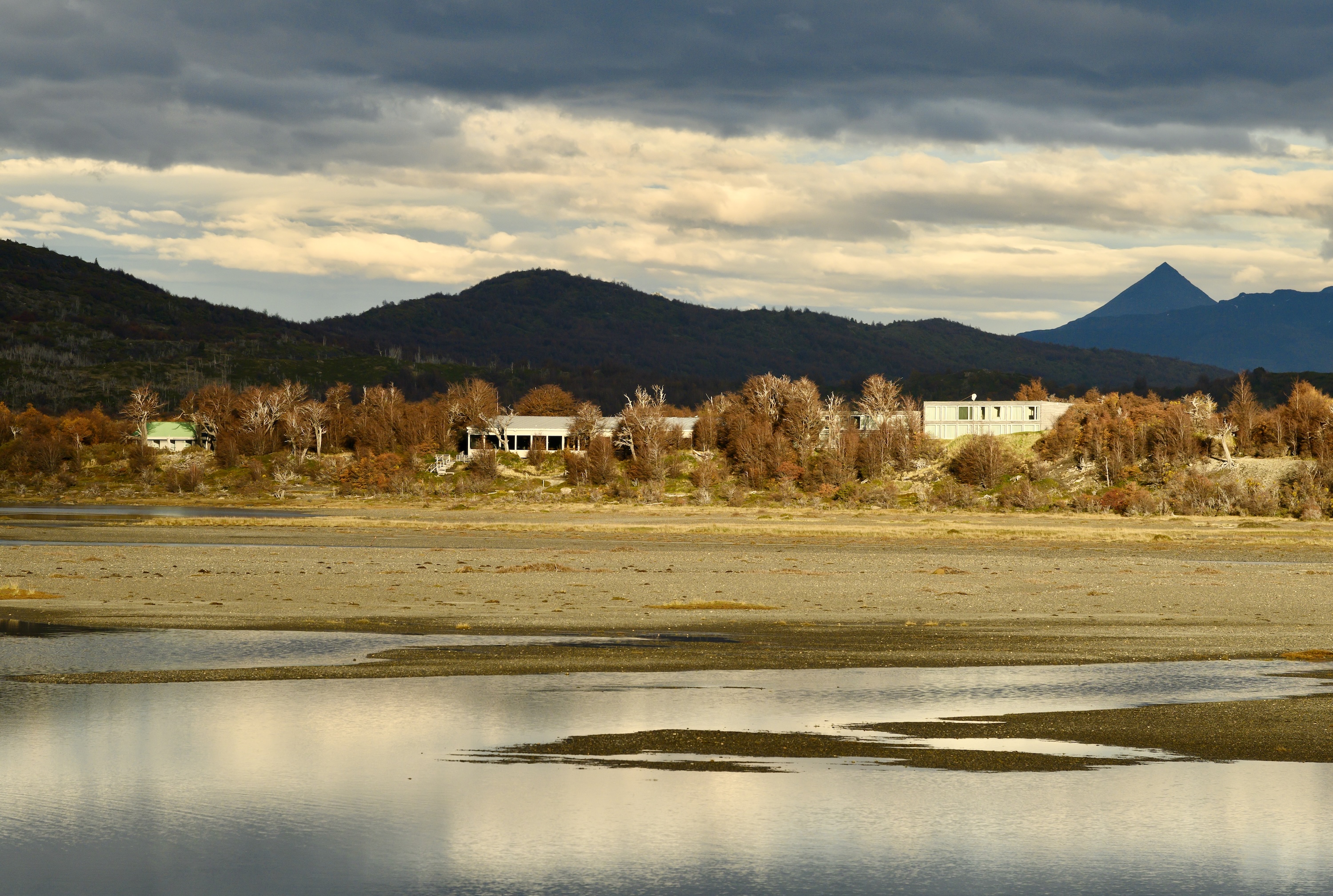 Hotel Lago Grey