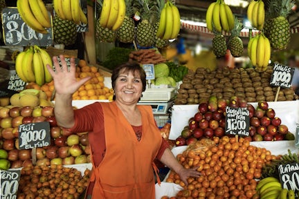 Southbound La Vega food market