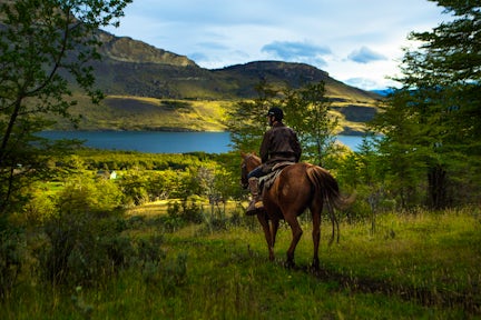 The Singular Patagonia excursions - horse riding 2