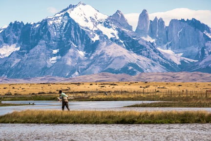 The Singular Patagonia excursions - fly fishing