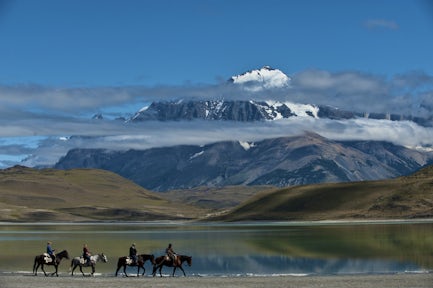 The Singular Patagonia excursions - horse riding 3
