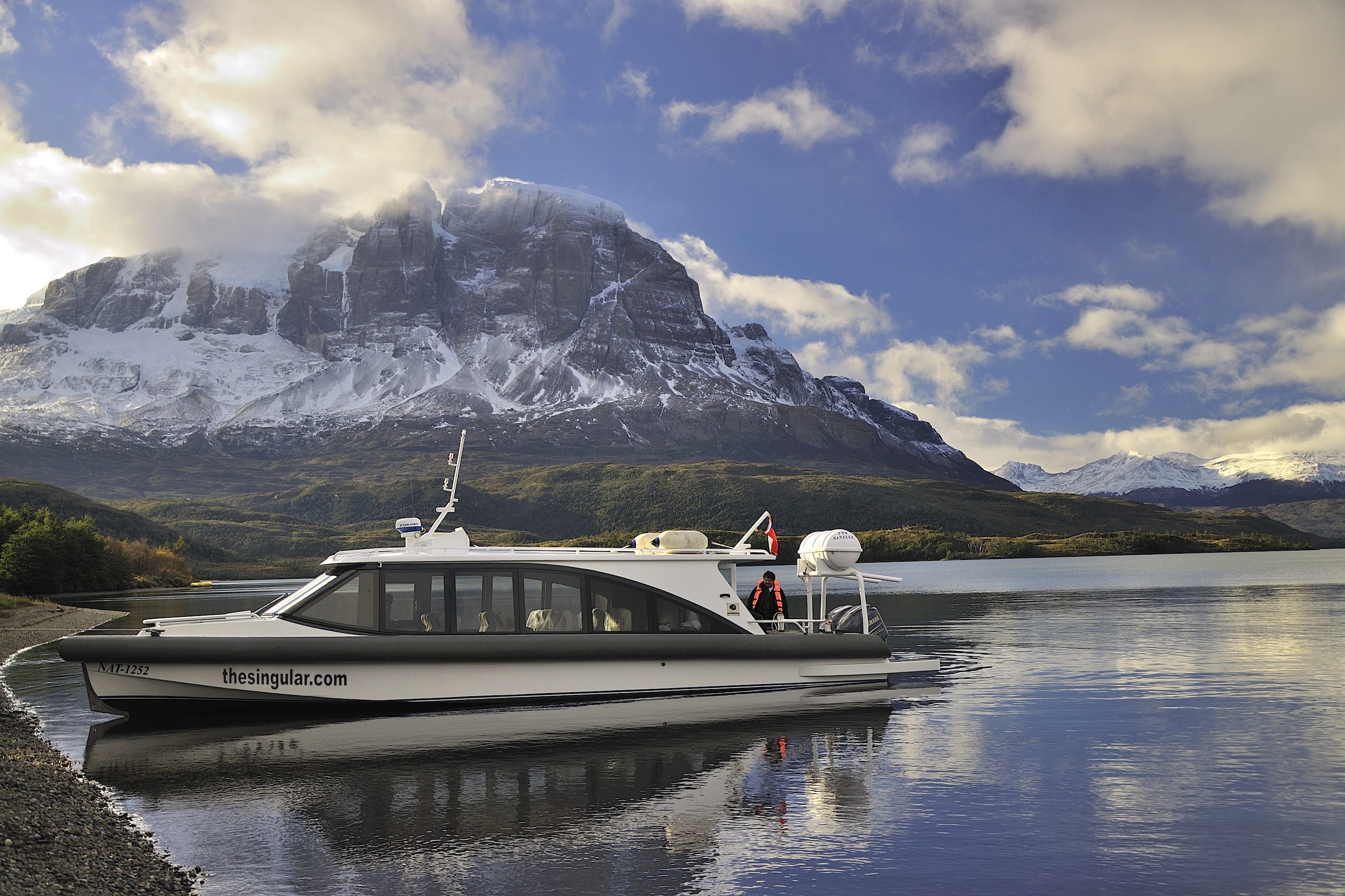 The Singular Patagonia - Private boat