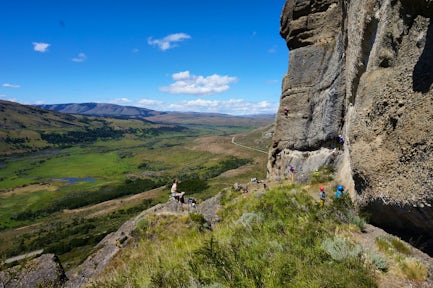 swoop_natascha_climbing_laguna_sofia_2
